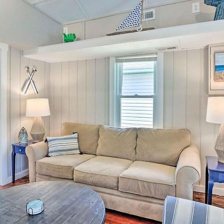 Chic Cottage With Private Yard Steps To Beach! Colonial Beach Esterno foto