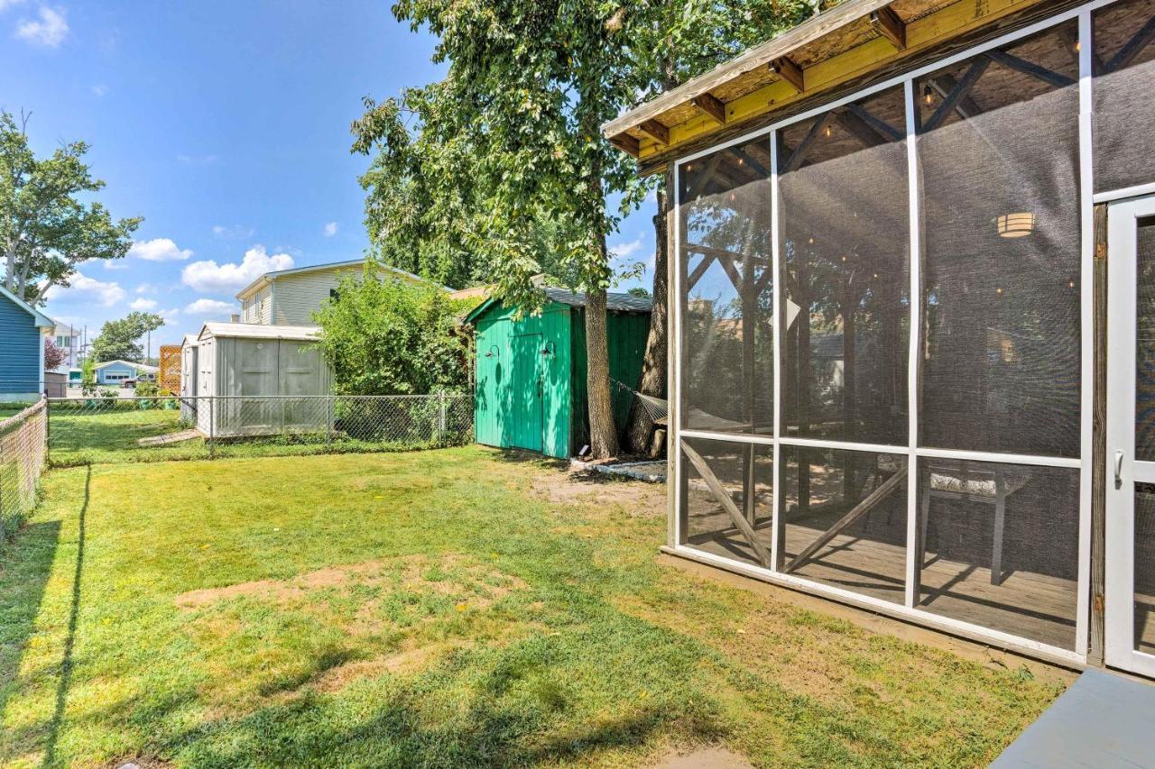 Chic Cottage With Private Yard Steps To Beach! Colonial Beach Esterno foto